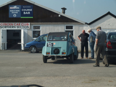 &quot;2-engined 2CV (4CV)?