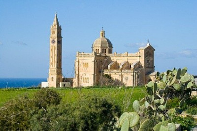 Ta' Pinu basilica, Gozo.jpg