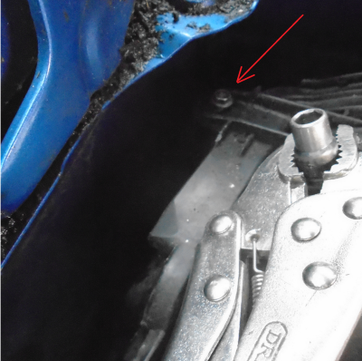 Clio 2 Blower Motor....irritatingly placed fastener