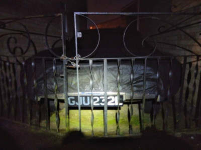 mysterycar1.jpg