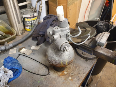 20220212_190227.jpg (412.63 KiB) Viewed 135 times a few layers of zinc primer and this regulator will be painted later on..