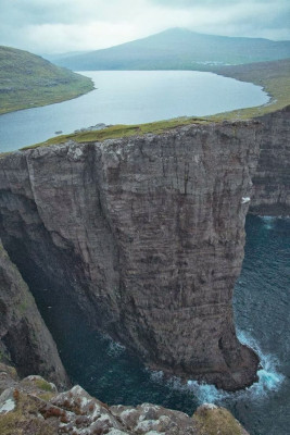 lake.jpg