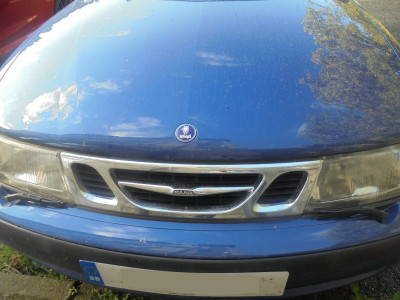 front-end of a SAAB convertible