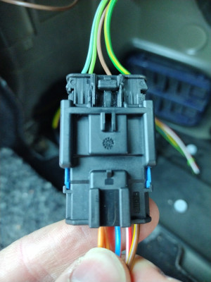 Existing tail light connector plug into new socket L3