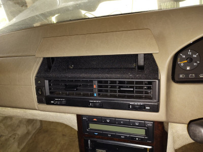 Glasses compartment - own work