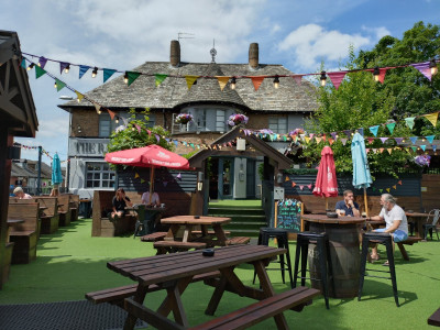A place to sit and while away an hour or two in the sunshine!!