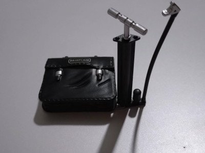 Bertie's saddle bag and track pump