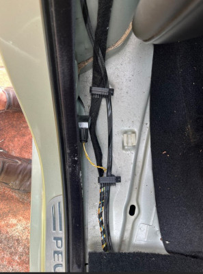 407 rear drivers side satellite sensor location