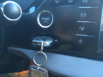 2015-citroen-c4-picasso-key-slot.jpg