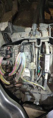 front-fuse-box.jpg