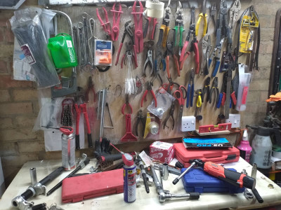 The various tools that did the job (The ones on the bench!)