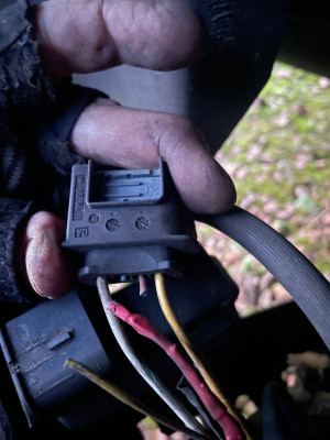 WIRE BREAK AT PLUG.JPG