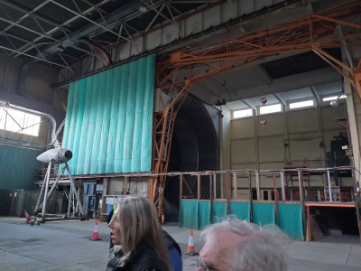 The whole tunnel with airflow from right to left