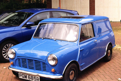 BlueMiniVan.jpg