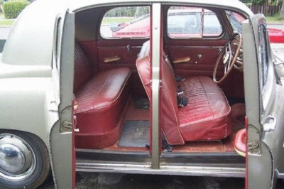 fs_1956_singer_hunter_interior.jpg